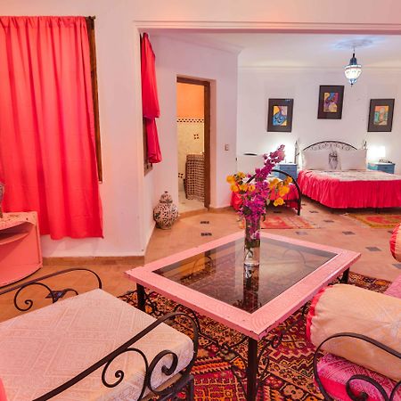 Riad Al Khansaa Есувейра Екстериор снимка