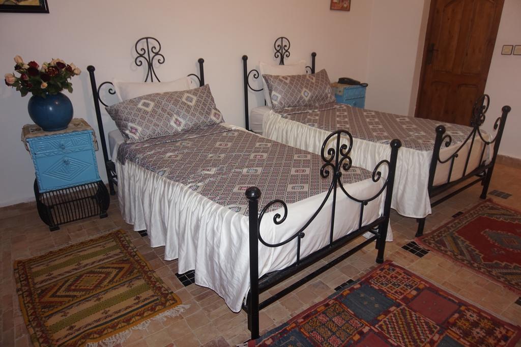 Riad Al Khansaa Есувейра Екстериор снимка