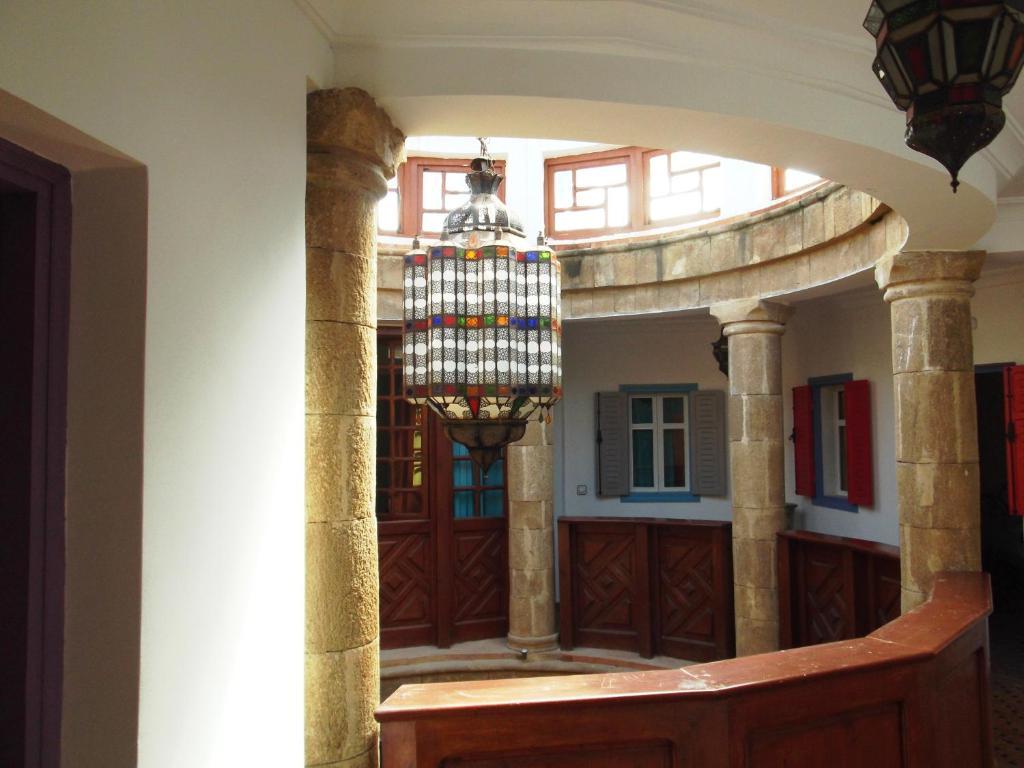 Riad Al Khansaa Есувейра Екстериор снимка